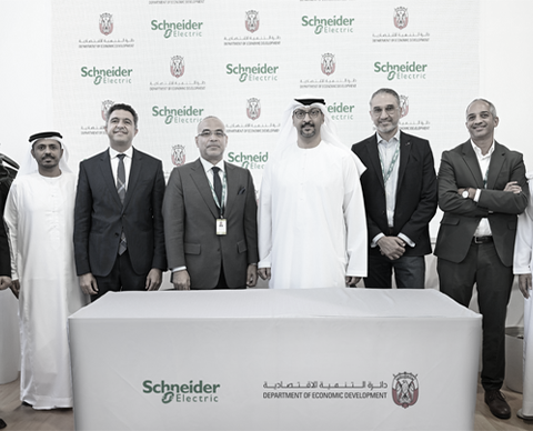 دائرة التنمية الاقتصادية – أبوظبي تتعاون مع «شنايدر إلكتريك» لتعزيز إدارة الطاقة في القطاع الصناعي